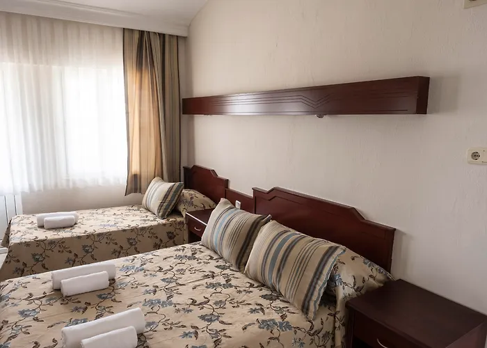 Spring מלון סייד